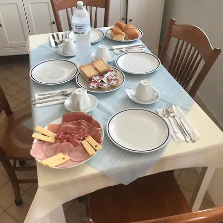 A Casa Di Chiara לינה וארוחת בוקר