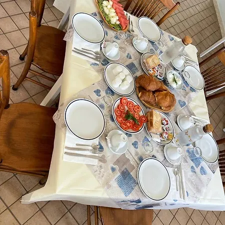 לינה וארוחת בוקר A Casa Di Chiara 3*